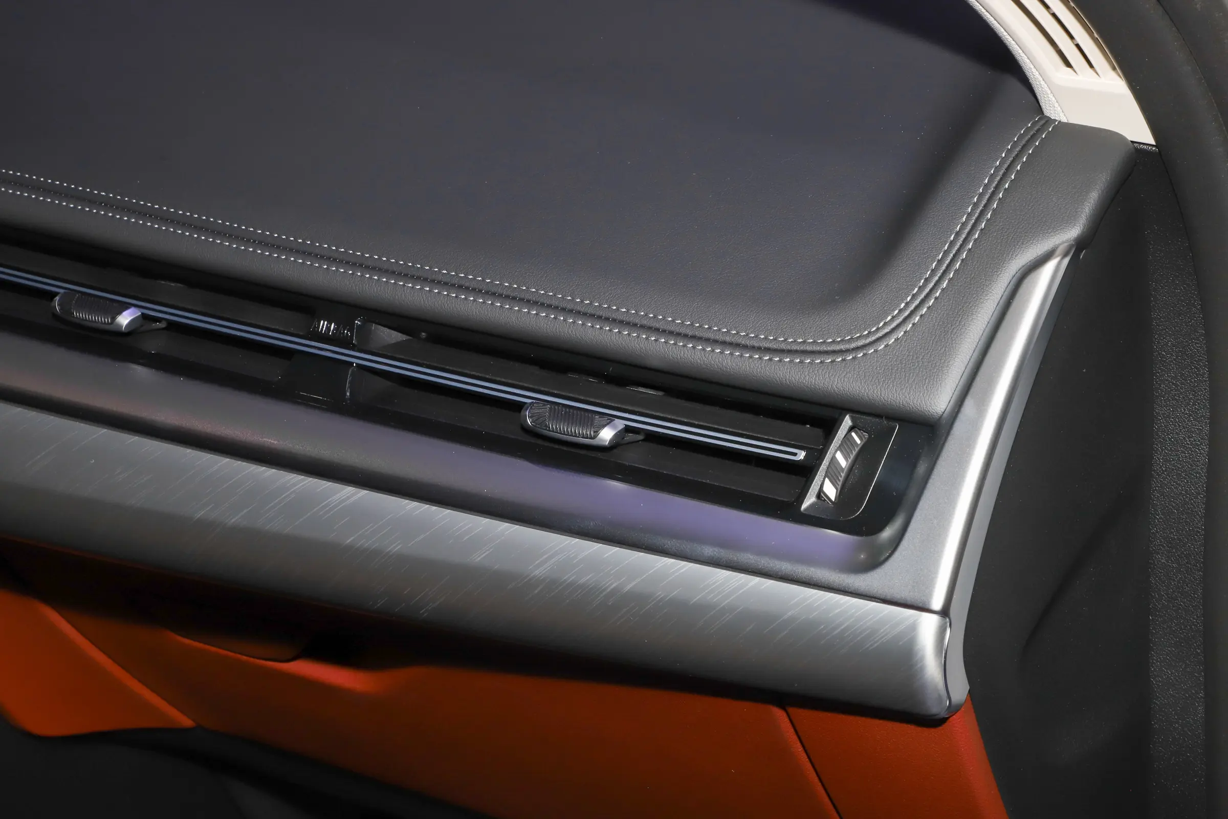 BMW iX1 2026 30L CR 19