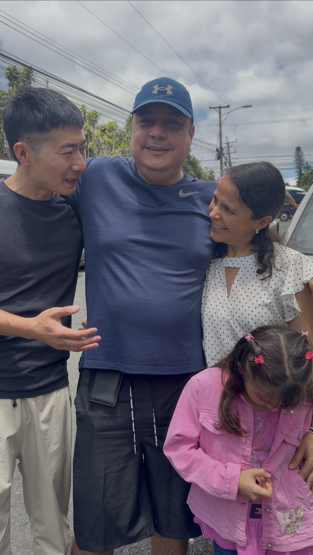 Cliente y familia feliz BMW iX1